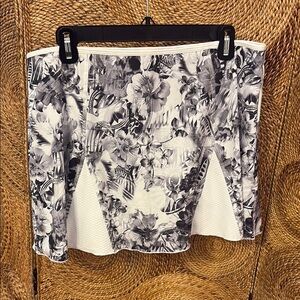 Sofibella Black and White  Tennis Skirt Size Large